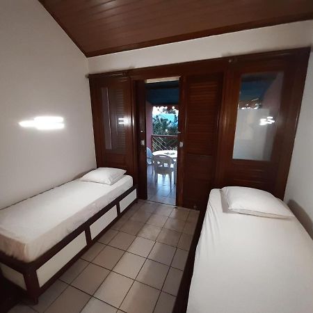 Studio Climatise - Piscine-Plage - 1 A 2 Personnes Sainte-Anne Kültér fotó
