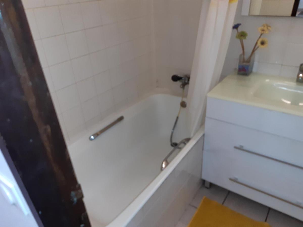 Studio Climatise - Piscine-Plage - 1 A 2 Personnes Sainte-Anne Kültér fotó