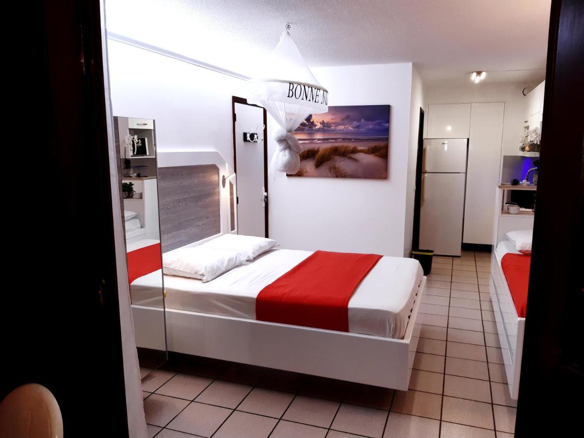 Studio Climatise - Piscine-Plage - 1 A 2 Personnes Sainte-Anne Kültér fotó