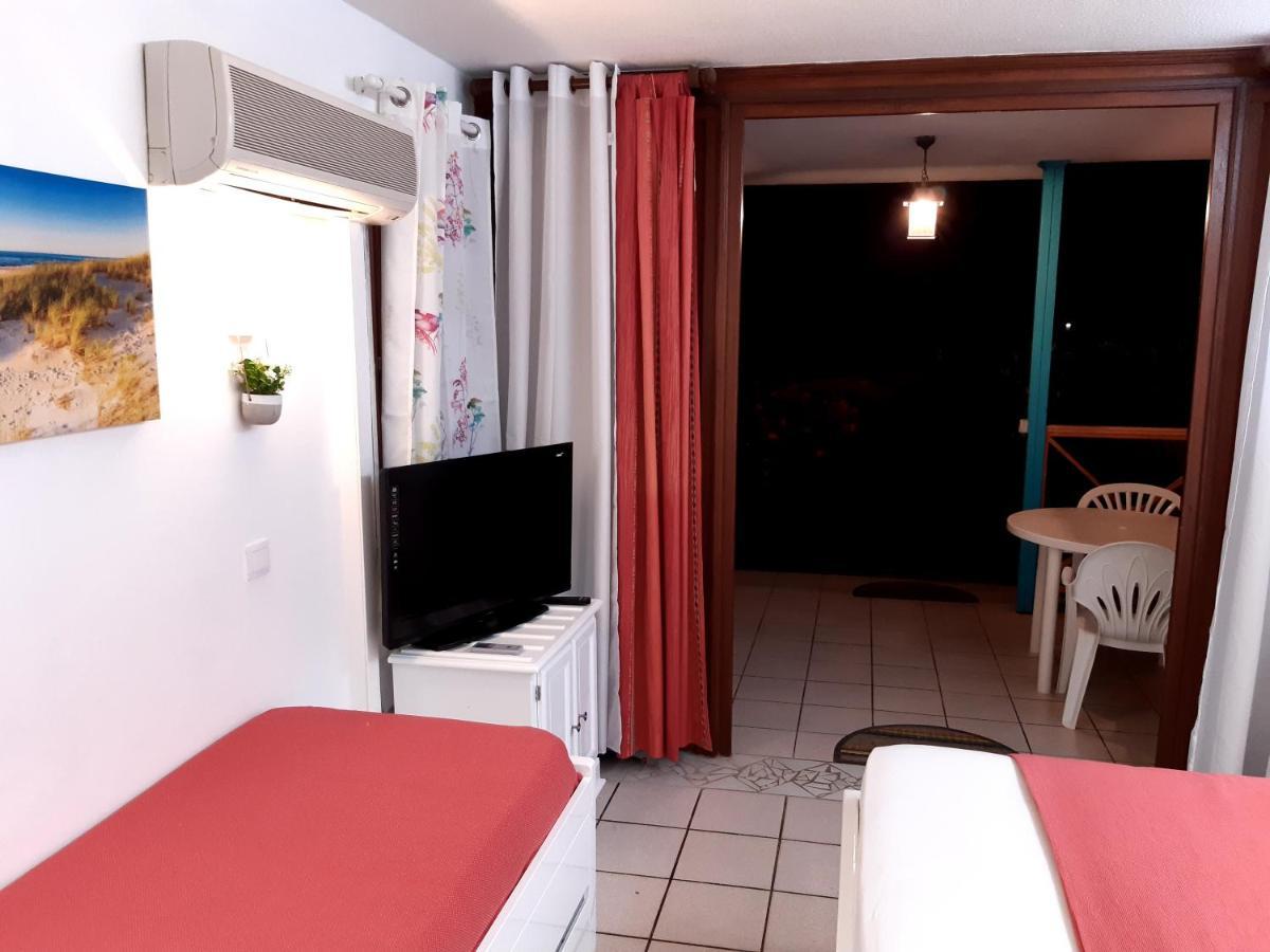 Studio Climatise - Piscine-Plage - 1 A 2 Personnes Apartman Sainte-Anne Kültér fotó